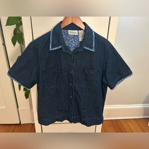 Erika Collection women’s L 100% cotton denim short sleeve top with bandana trim